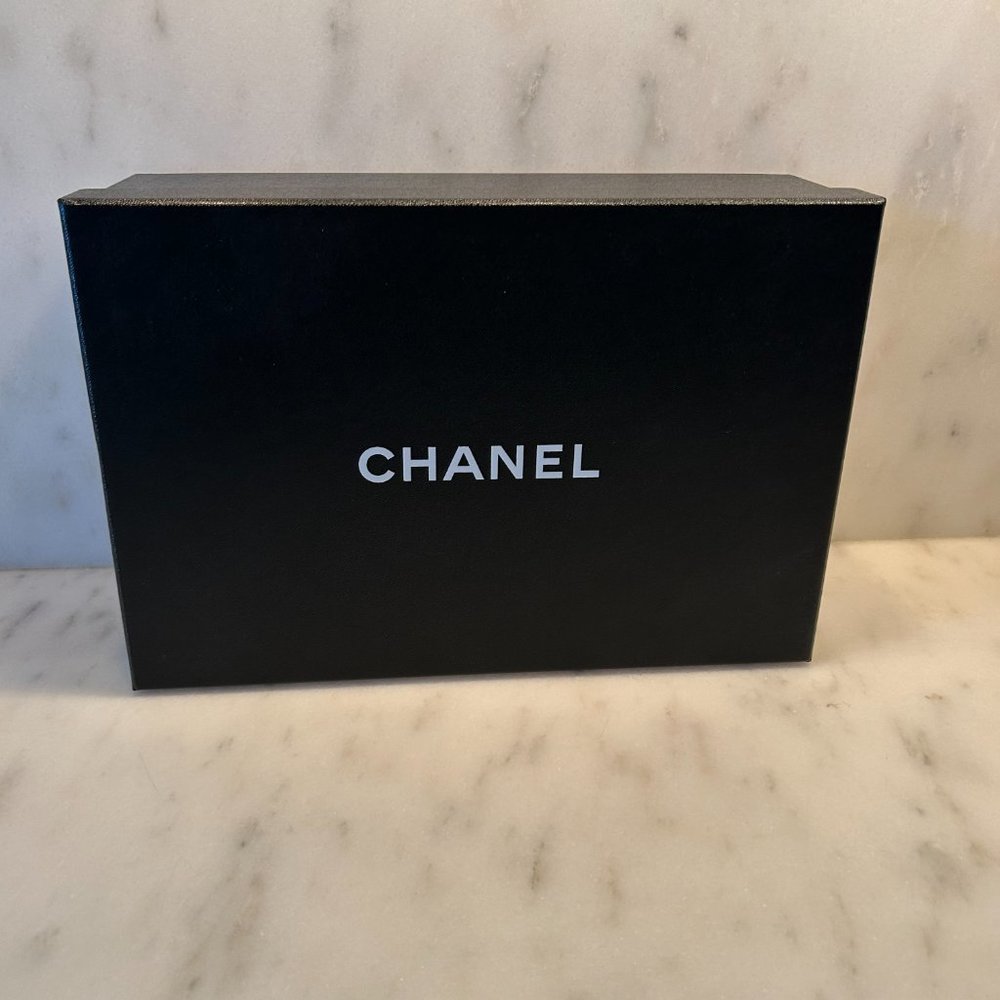 AUTH CHANEL Black White Ivory Leather Heels Pumps Straps Buckle Mary Jan… - Picture 10 of 11